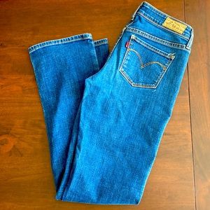 Levi’s Slight Curve Classic Straight Leg size 2 26